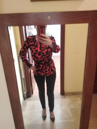 Maravillosa blusa sedosa El Corte inglés, Antea de segunda mano por 9,9 EUR  en Cádiz en WALLAPOP
