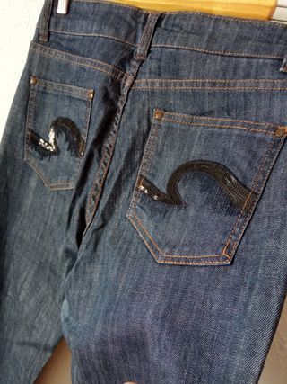 Vaqueros jean pantalones Precchio talla 40 de segunda mano por 3 EUR en  Sevilla en WALLAPOP
