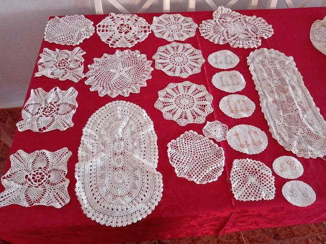 21 centros ganchillo de hilo.28€ todos.