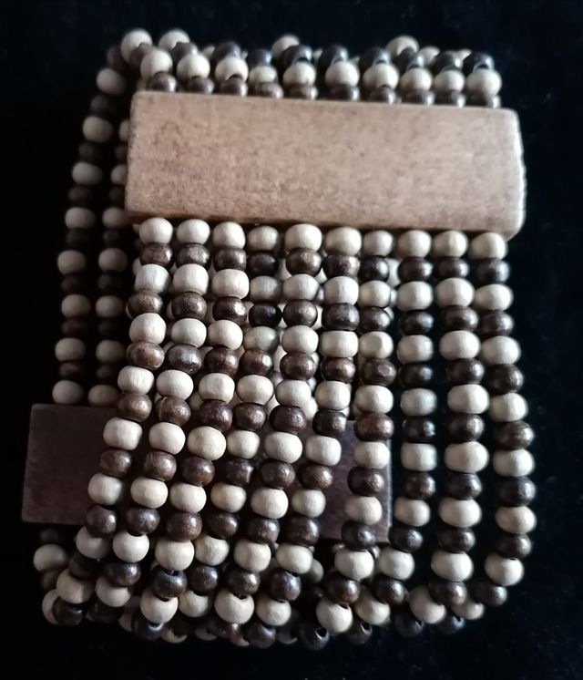 Pulseras de madera