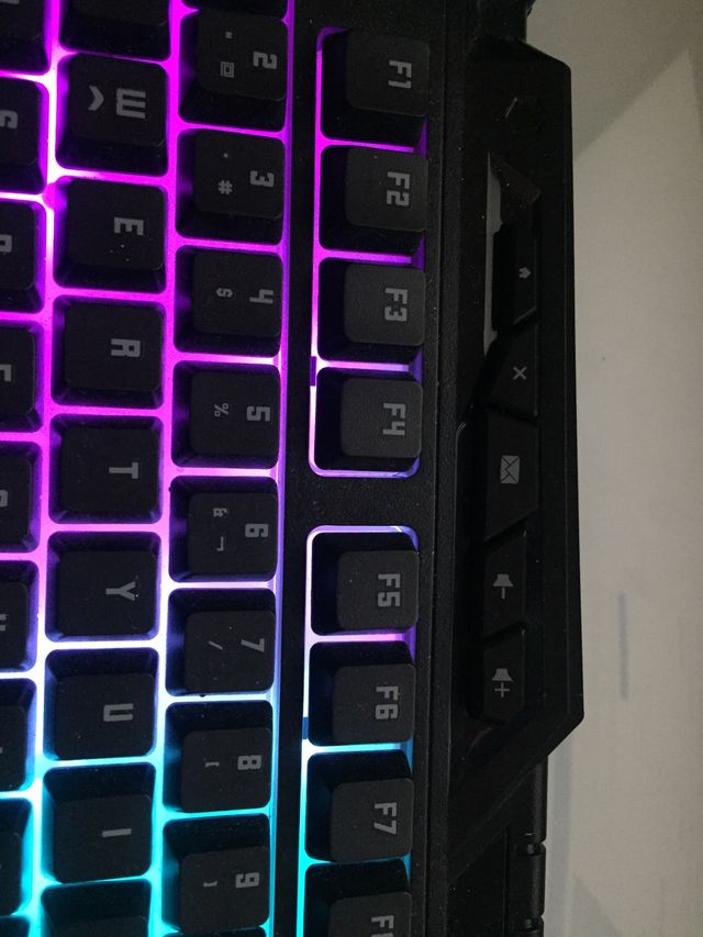 CASCOS KROM STEREO RGB GAMING