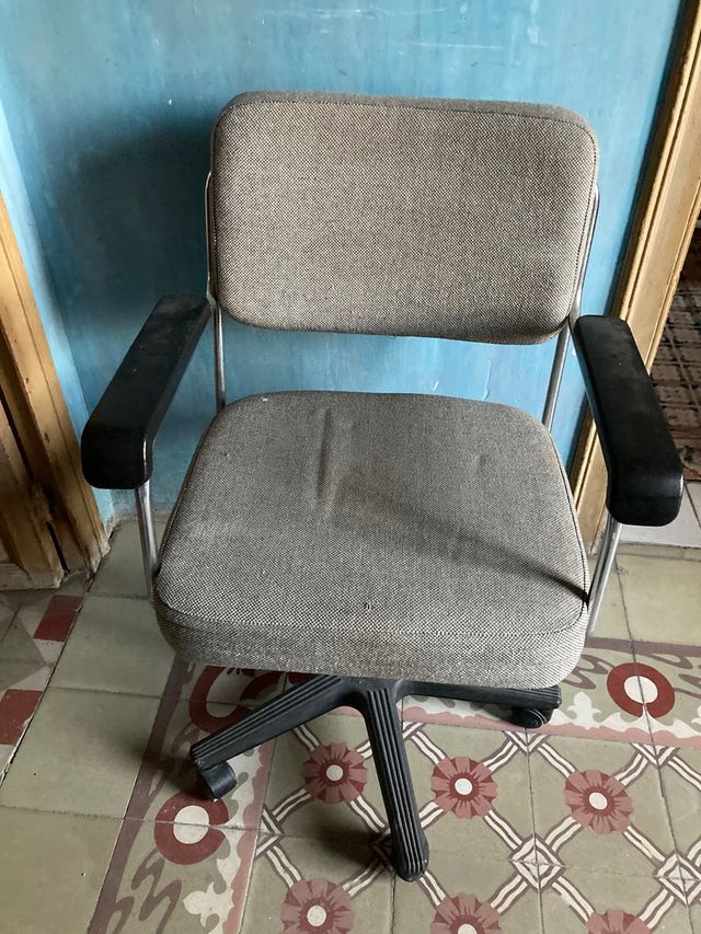 Silla oficina antigua