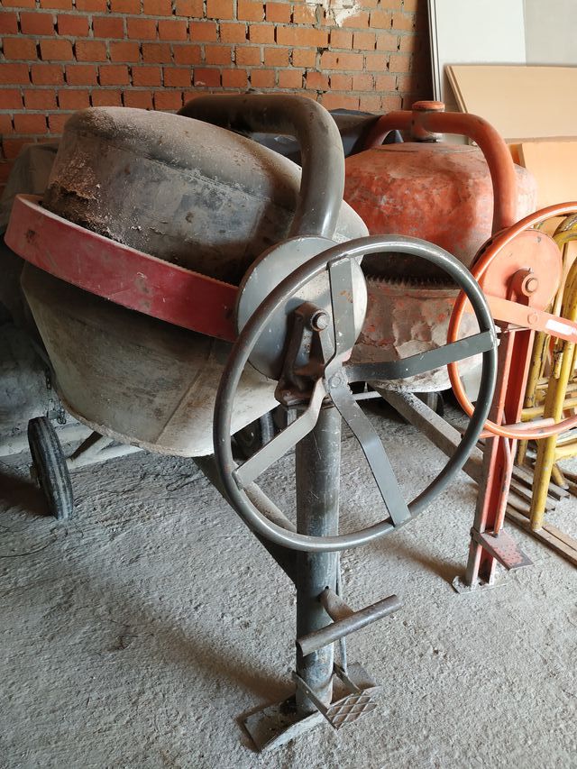 HORMIGONERA ELÉCTRICA 300 LTS MONOFÁSICA-TRIFÁSICA