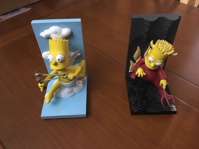Sujetalibros simpson