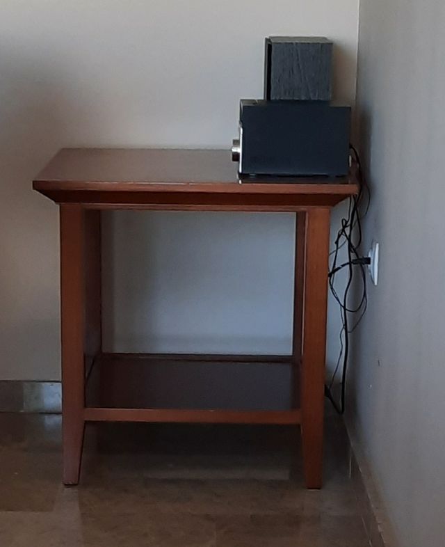 mesa auxiliar, rincón, mesita
