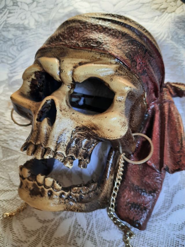 calabera pirata ,,terriblemente realista
