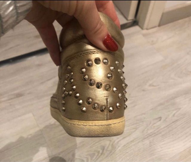 Bambas de piel doradas marca ASH T37