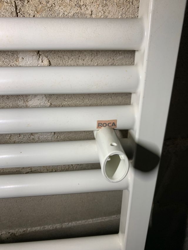 Radiador toallero roca