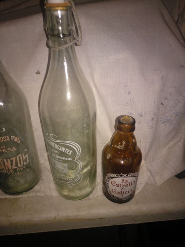 Lote de botellas antiguas