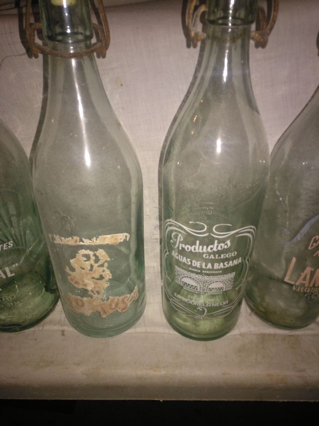 Lote de botellas antiguas