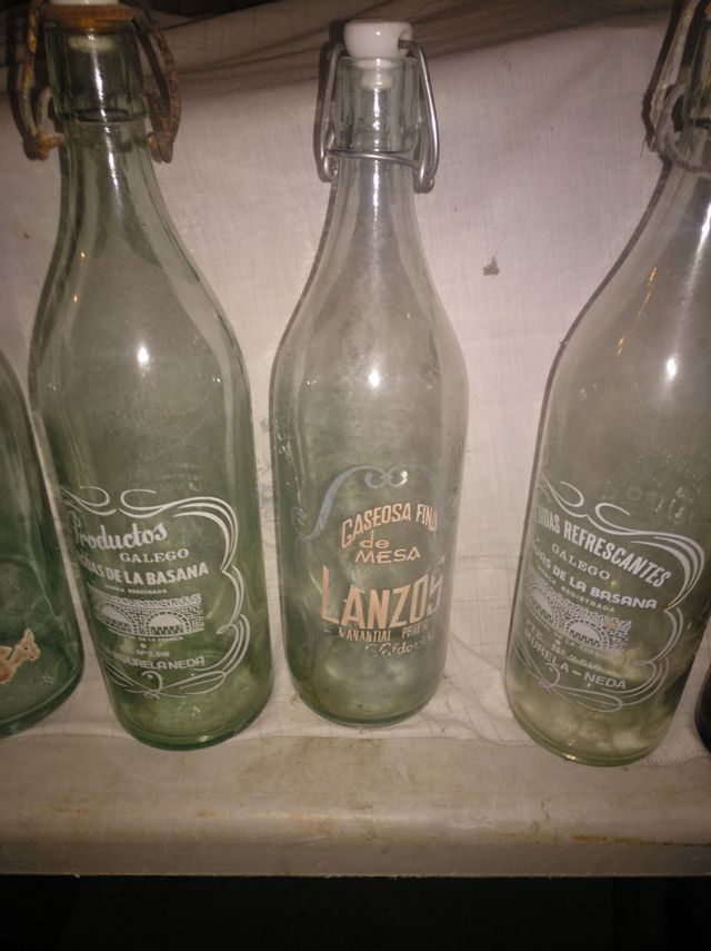 Lote de botellas antiguas