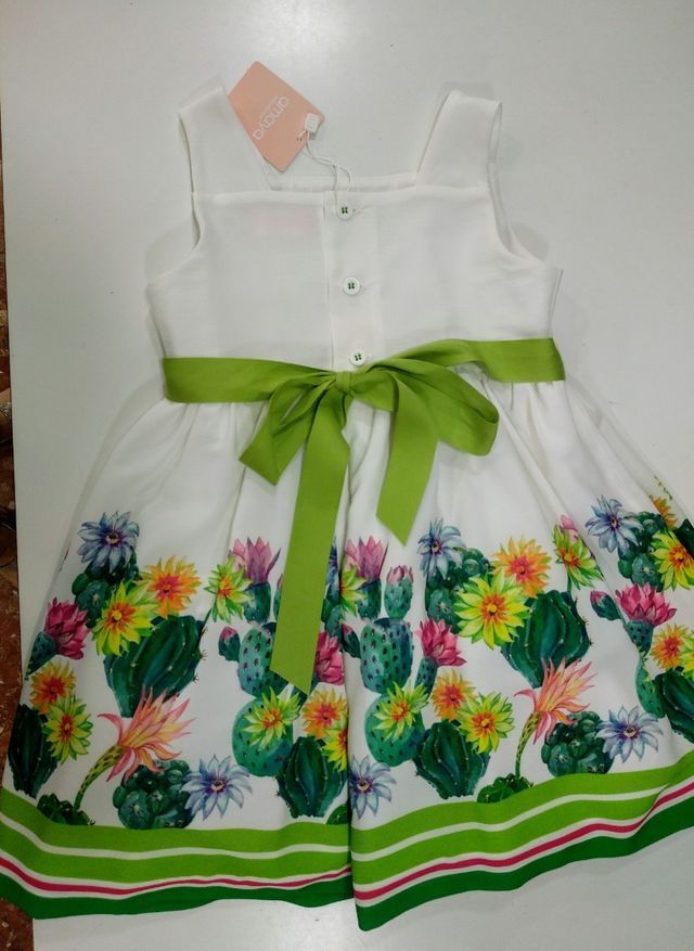 Vestido de niña talla 6.