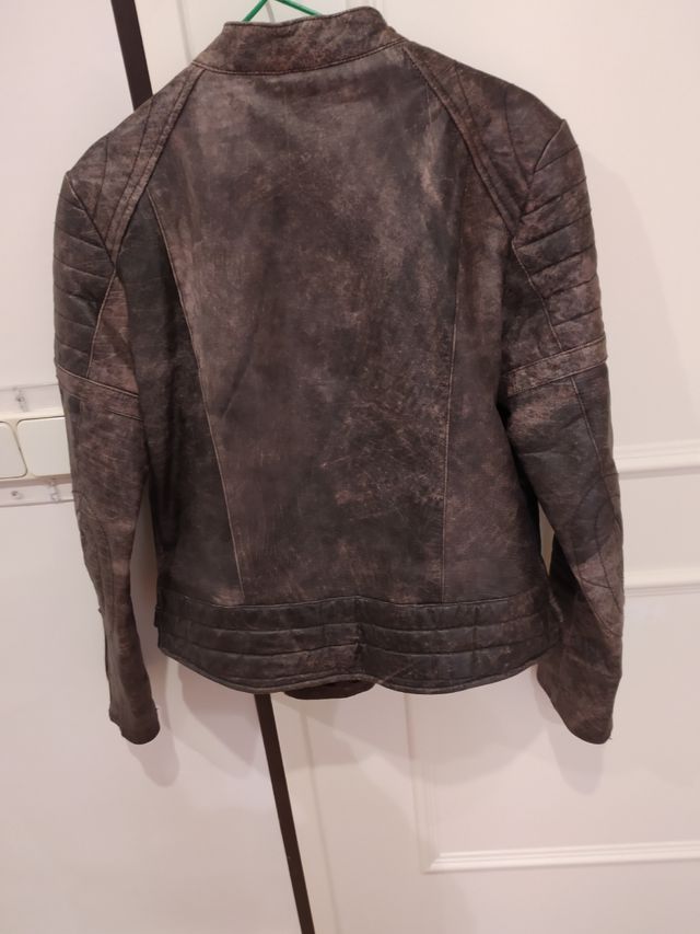 Chupa de cuero mujer