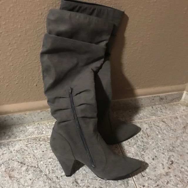 Botas altas grises New Look 41