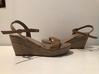 Sandalias topolino cuña de segunda mano por 18 EUR en Barcelona en WALLAPOP