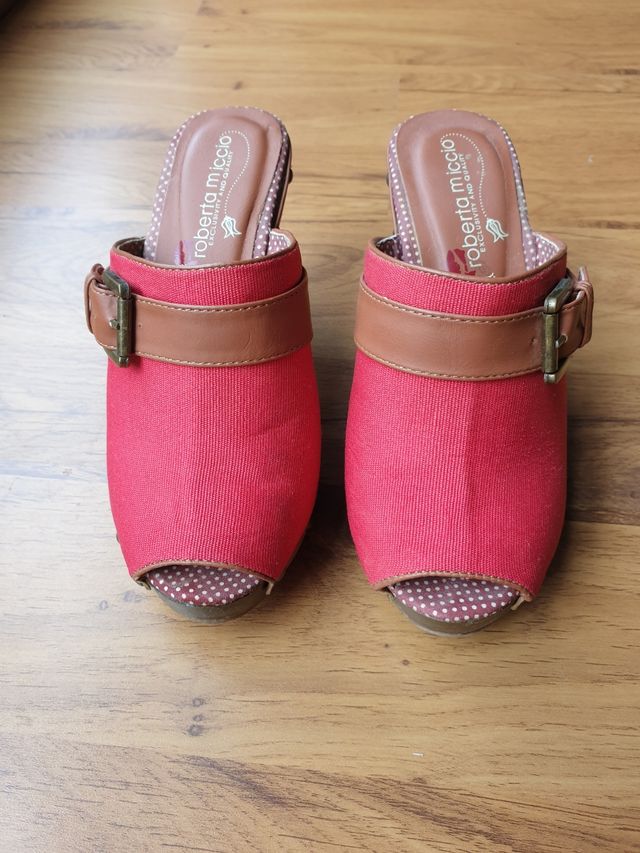 Sandalias Zuecos rojos con plataforma