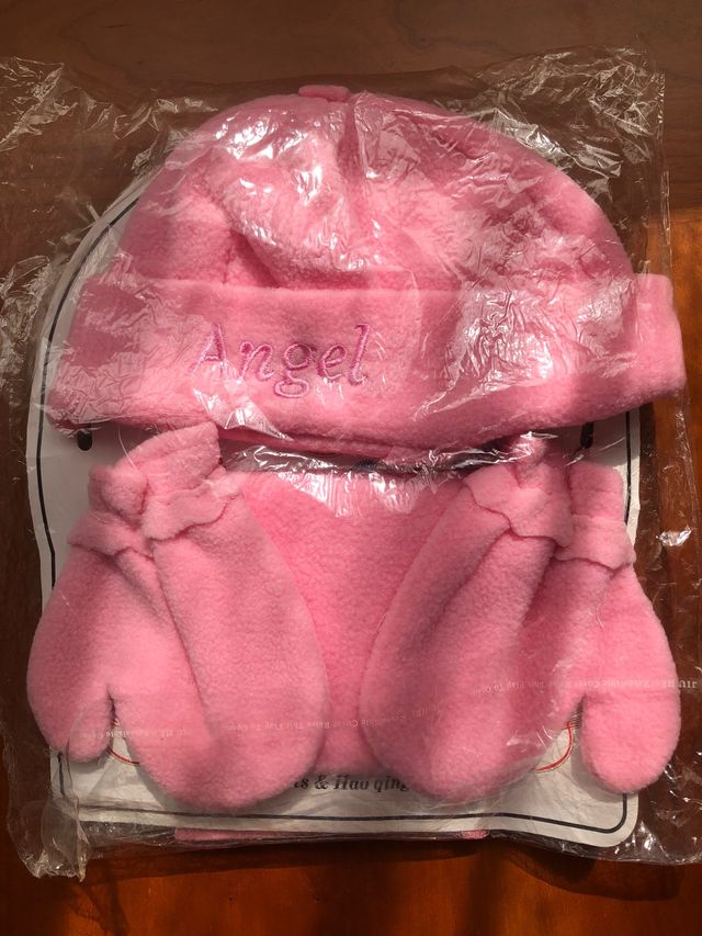 Gorro , guantes , bufanda