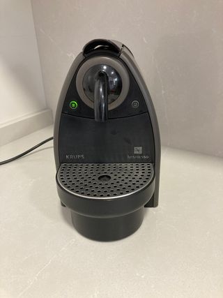 Cafetera Nespresso Krups de segunda mano por 20 EUR en Murcia en WALLAPOP