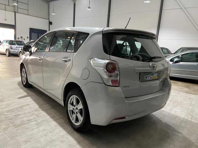 Toyota verso 2011