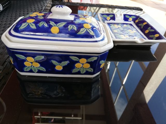 Conjunto Bombonera esmaltada y Cenicero