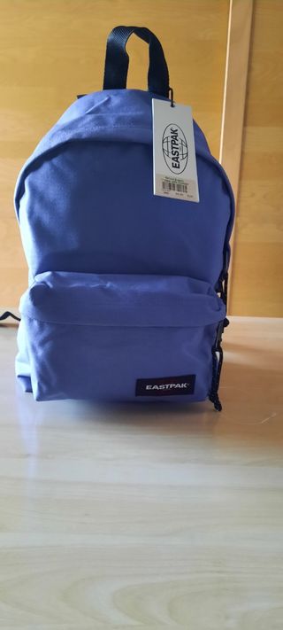 Mochila EASTPAK pequeña de segunda mano por 30 EUR en Terrassa en WALLAPOP