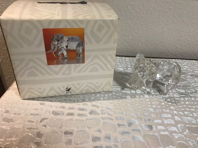 Figura anual elefante swarovski y pegassus