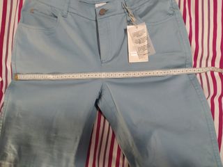 Pantalon de mujer Divuit de segunda mano por 10 EUR en Masquefa en WALLAPOP