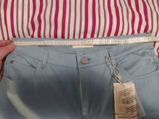 Pantalon de mujer Divuit de segunda mano por 10 EUR en Masquefa en WALLAPOP