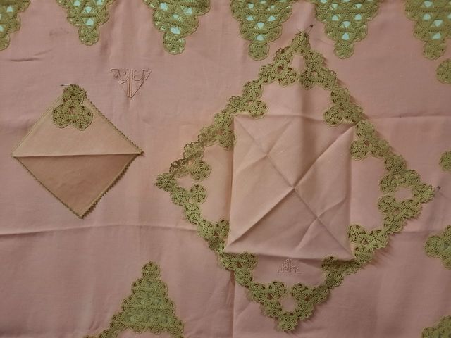 MANTELERIA ANTIGUA, VINTAGE, CROCHET, 145x 200 cm.