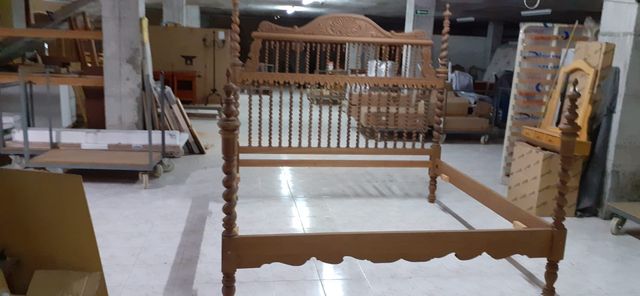 CAMA SALOMONICO DE TEKA MACIZO