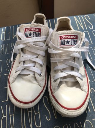 Bambas Converse talla 32 de segunda mano por 10 EUR en Barcelona en WALLAPOP
