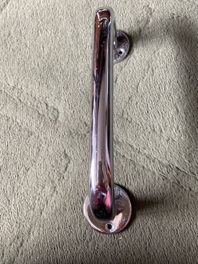 Agarrador ducha, grifo y barra de ducha