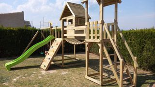 PARQUE INFANTIL INSTALADO EN TU JARDÍN