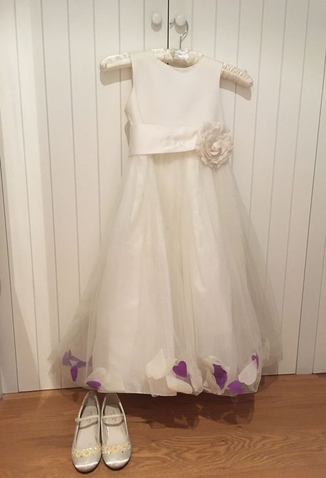 Vestido de gala o de comunión.