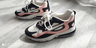 Bambas nike air270 negras, rosas, blancas 39 de segunda mano por 15 EUR en  Castellar del Vallès en WALLAPOP