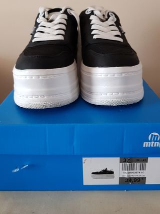 Zapatillas plataforma mtng de segunda mano por 24 EUR en Fuente el Saz de  Jarama en WALLAPOP