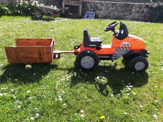 TRACTOR con remolque de madera de segunda mano por 40 € en Pamplona en