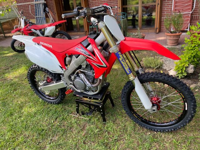 Honda crf 250 r 2010 NUEVA Km.0