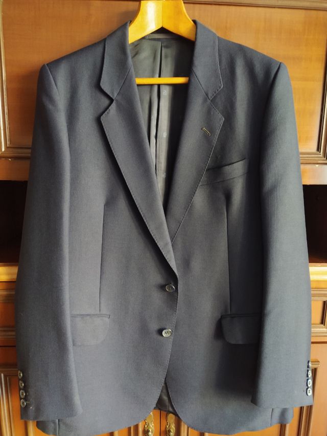 Americana hombre azul marino