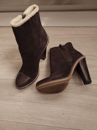 Botines de piel serraje Mango de segunda mano por 29 EUR en Madrid en  WALLAPOP