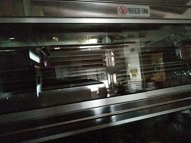 vitrina,muy bien cuidada,cómo nueva