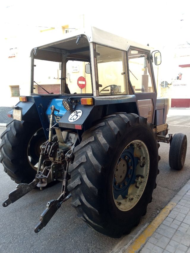 TRACTOR EBRO 6100. AÑO 1984. de segunda mano por 7.000 EUR en Zaragoza