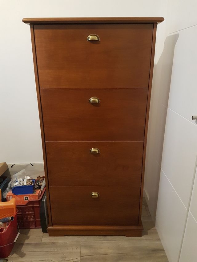 Zapatero de madera maciza de segunda mano por 80 € en Granada en WALLAPOP