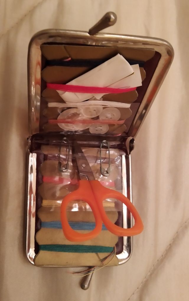 PEQUEÑO SET DE COSTURA