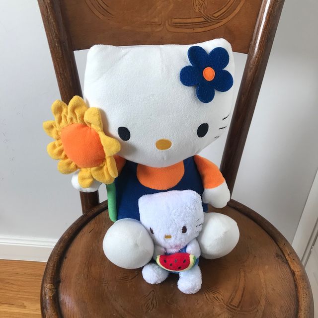 2 peluches Hello kitty