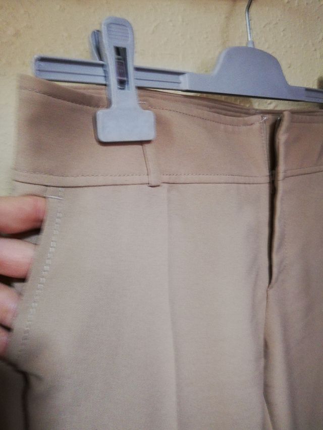 Traje de chaqueta y pantalón beige