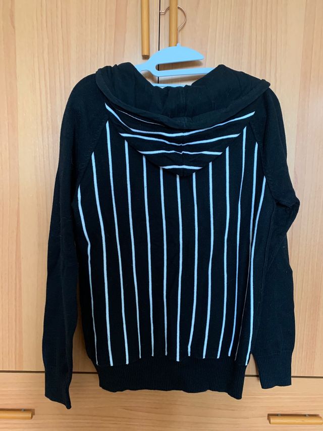 Chaqueta rayas negra y blanca
