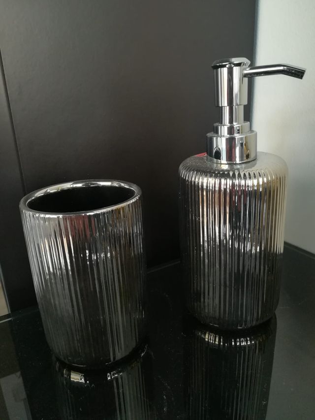 DISPENSER E PORTASPAZZOLINO IN CERAMICA ARGENTATA