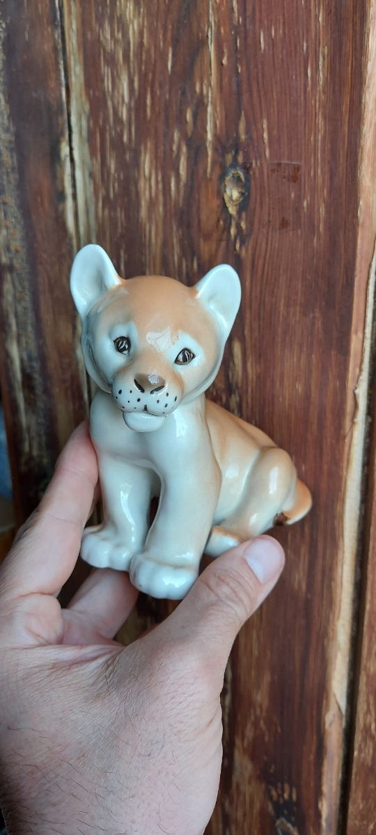 Cachorro Leon Porcelana