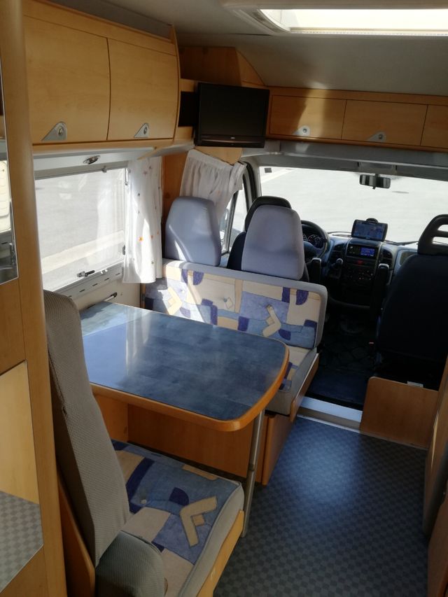 AUTOCARAVANA PERFILADA CON GRAN GARAJE de segunda mano por 25.000 € en
